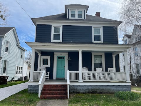 Great Historic Cambridge Home With Parking!