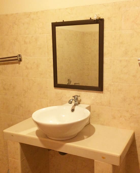 Shared Ensuite Bathroom