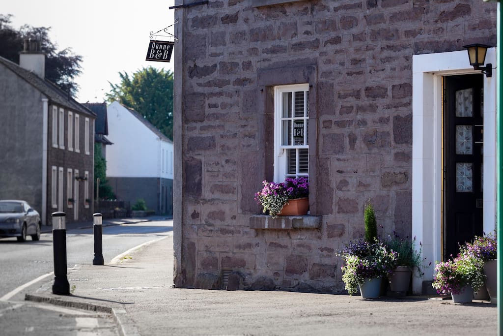 Front of Doune B&B