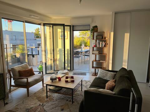 Modern 2 Bedroom Rooftop terrace Apartment