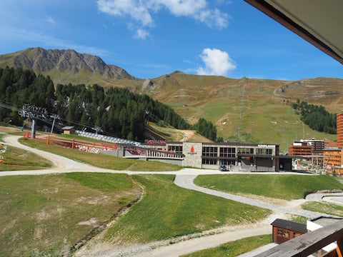 Top performing Airbnb: Studio, direct access to the slopes and galleries in La Plagne Tarentaise