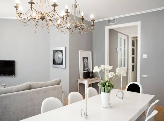 Bourgogne Bright Luxurious Apartment gallery image 4