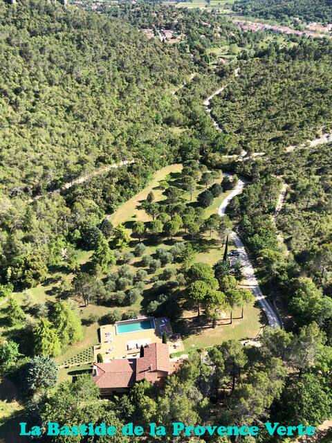 Holiday cottage with swimming pool Provence Verte