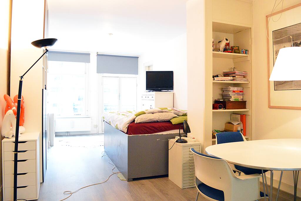 The lovely apartment, exactly where you would want to stay when coming to Amsterdam