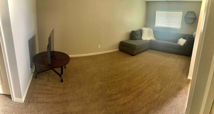 Ohana - Quiet 3 Bed 2 Bath  Home W/ Quick Commutes - Omaha, NE