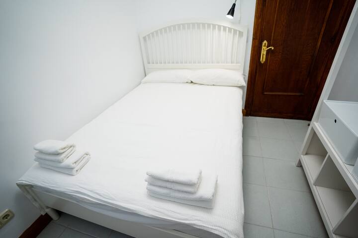 Schlafzimmer 2