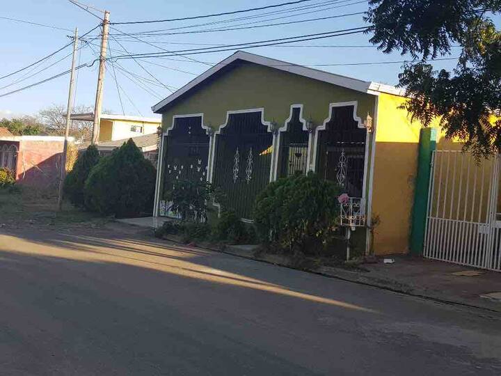 Lovely place, free parking and 24/7 surveillance Holiday homes for