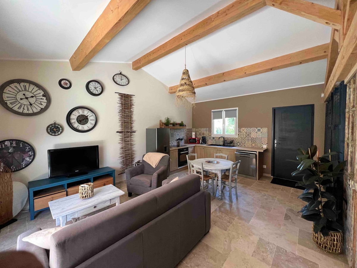 Annonce Airbnb populaire: The "Le temps des vacances" vacation rental à Carpentras