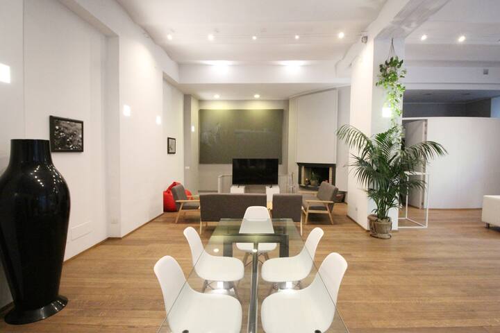 Cozy and Beautiful Condo In the Heart Of Milan gallery image 3