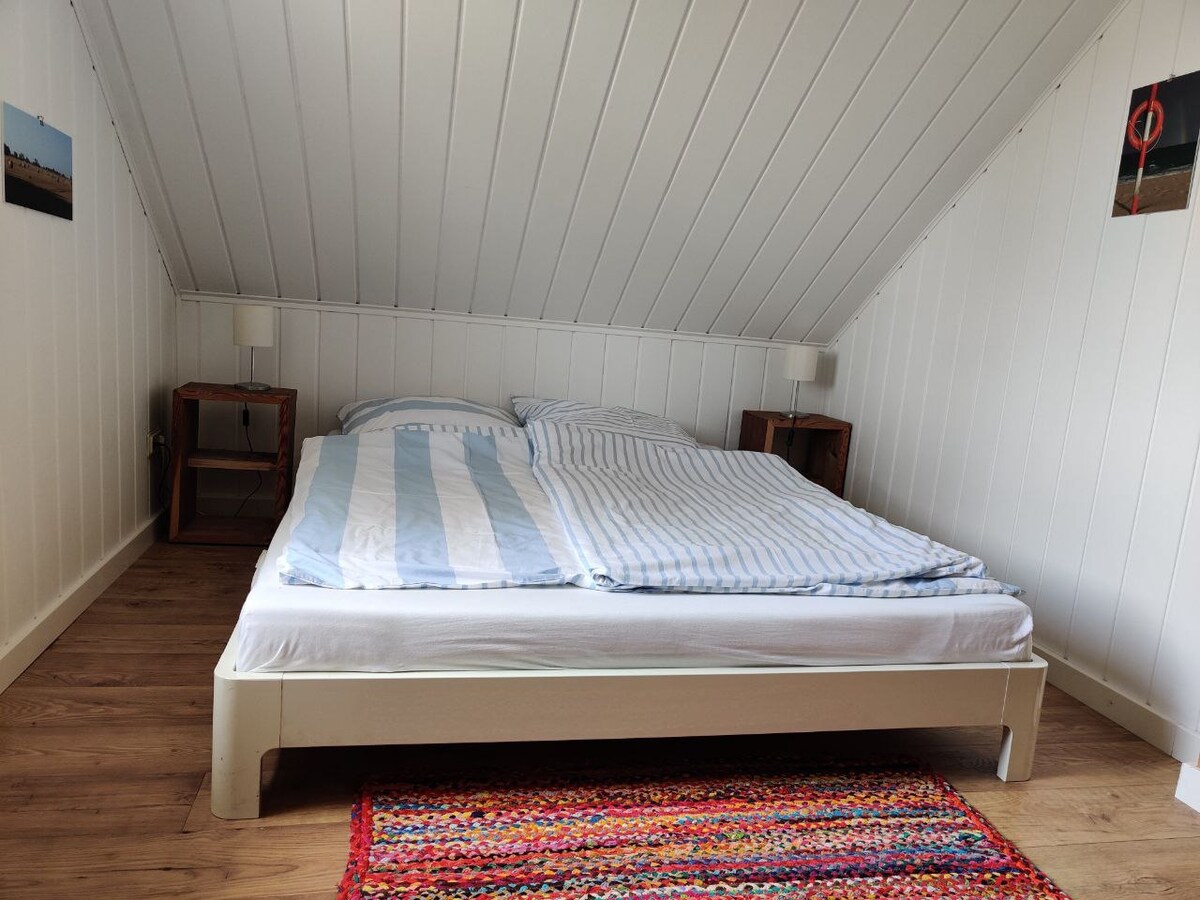 Queensize Bett 160x200cm