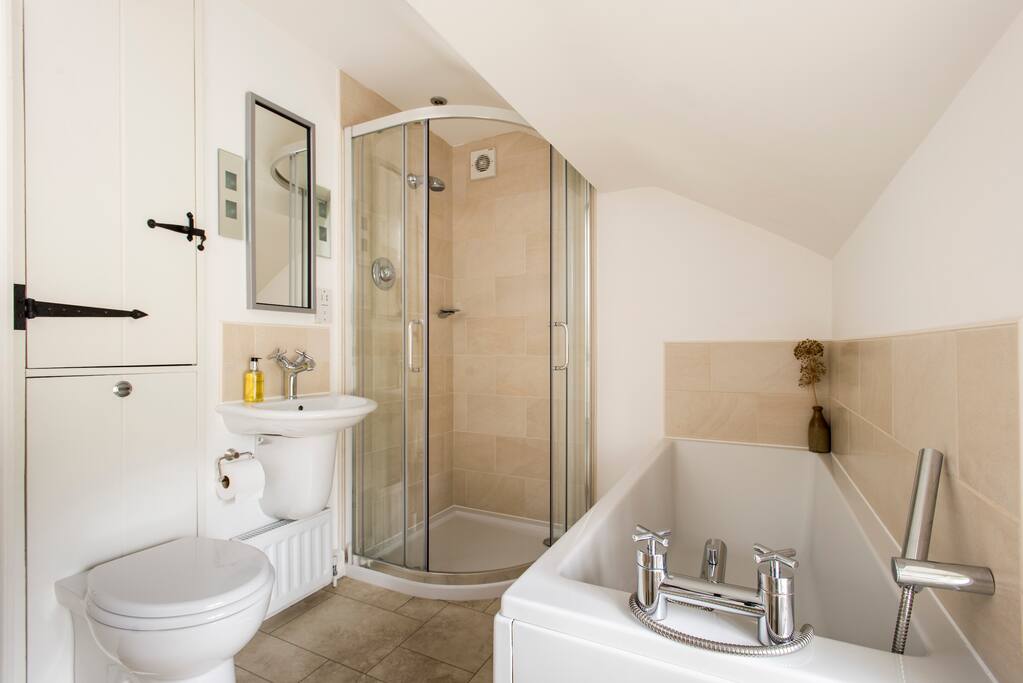 Ensuite bathroom
