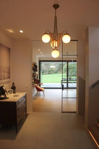 Maison Contemporaine au calme dans la verdure gallery image 3