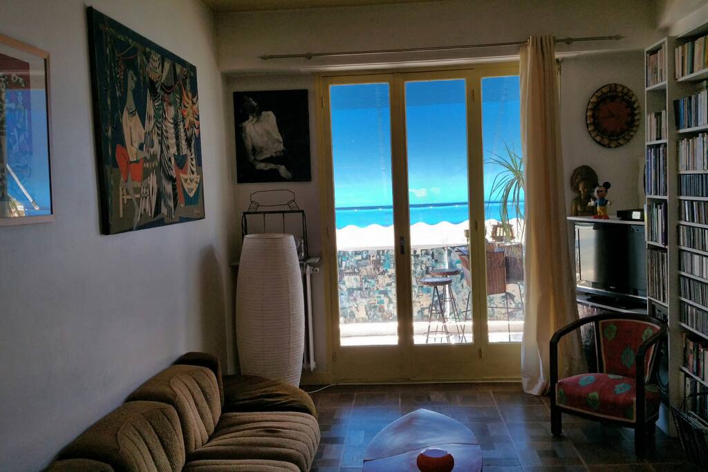 SALON
