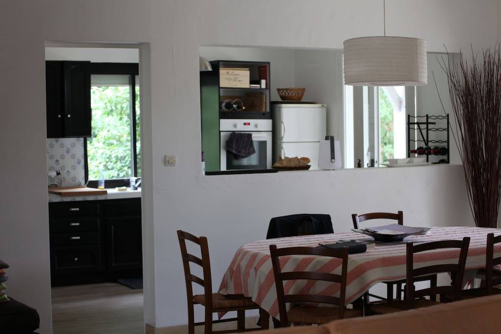 Salle à manger et cuisine