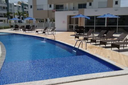 APARTAMENTO NOVO EM INGLESES A UMA QUADRA DO MAR!