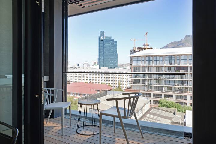 The 180° Deluxe Penthouse and No Loadshedding gallery image 5