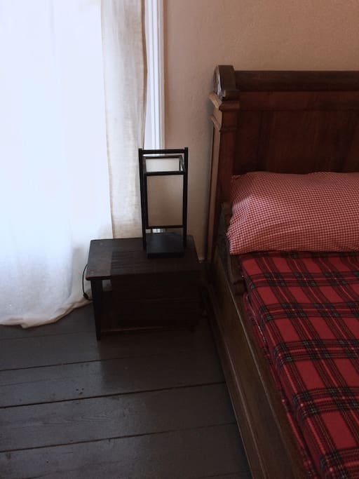 Bedside table
