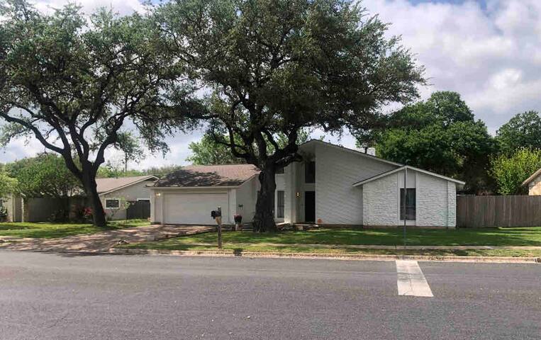 Southwest Style Cozy Home gallery image 3