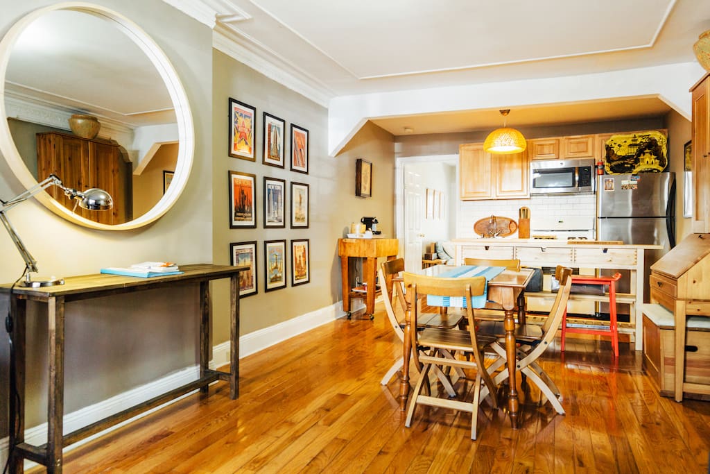 Sunny, open concept dining and kitchen area