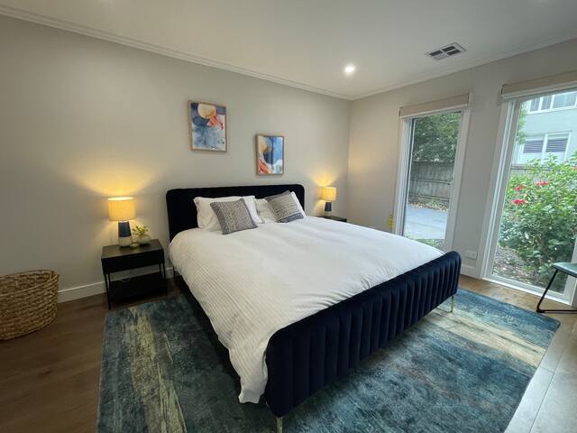 Accommodation perfection 3bdr/2bath Malvern gallery image 3