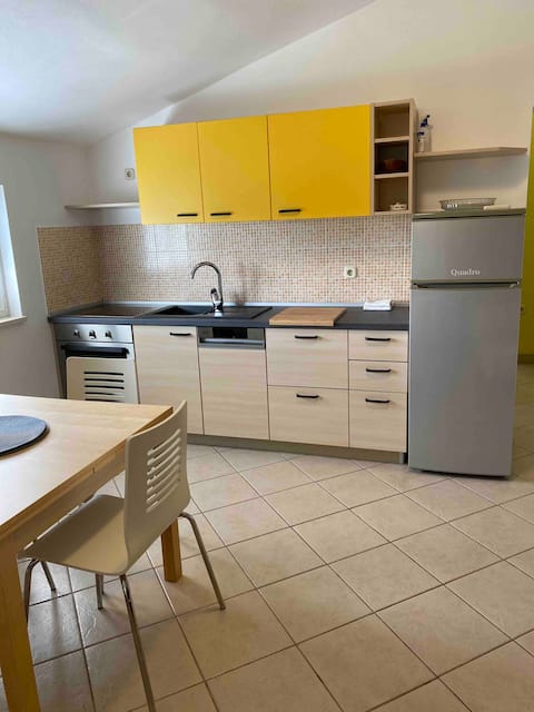 Successful Airbnb property: Apartments Basler, on the seafront (Apartment 3) D in Općina Kali