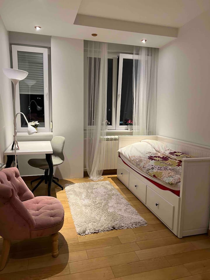 Chambre 1 avec lit extensible 80x200 convertible en 160x200