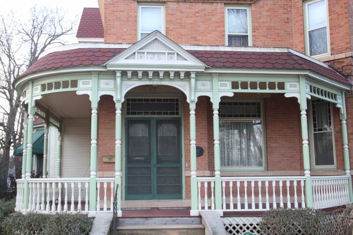 Engesser House Prince William's Room near Gustavus