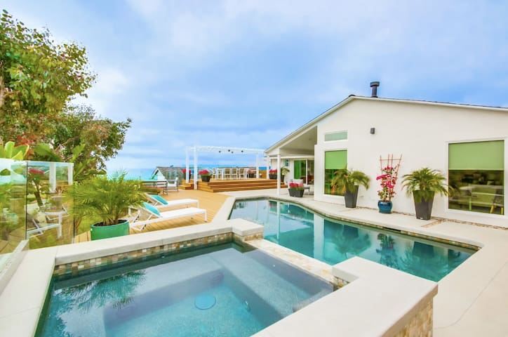 Modern Beach House Stunning Views!