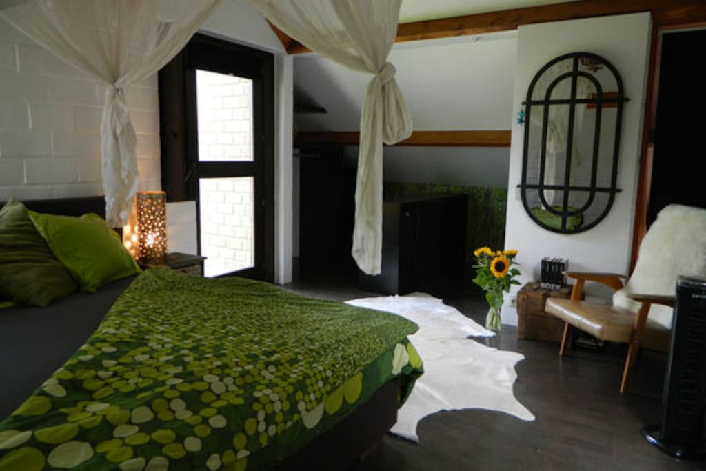 Sleepingroom with balcony