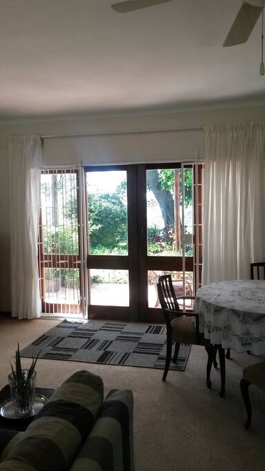 DINING TABLE SEATS 4