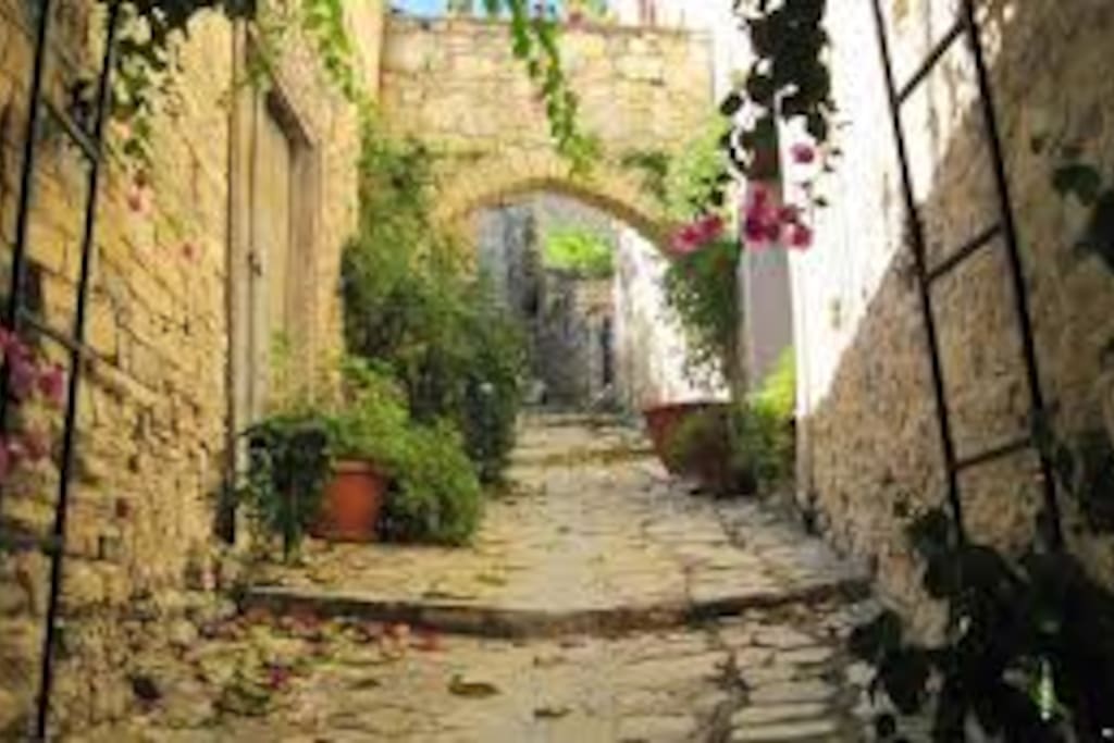 LEFKARA