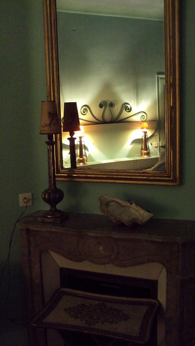 chambre/ bedroom