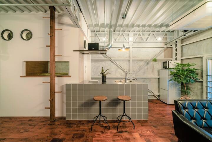 4BR w/ 2 showers @Best Location for touring Tokyo gallery image 2