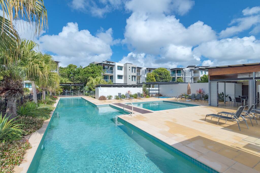Lap Pool Plunge Pool and Sundeck