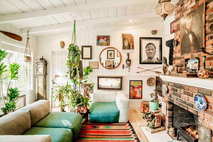 BOHO Luxury 3bd Homestead Oasis w/ Farm & Gardens gallery image 5