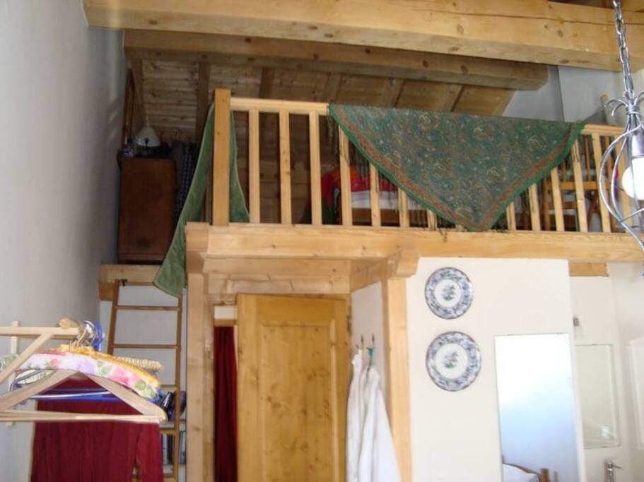 Mezannine in the twin bedroom