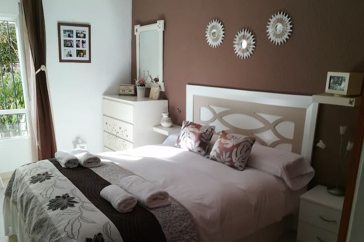 TRANQUILO BIEN COMUNICADO A PLAYAS  CENTRO WIFI TV