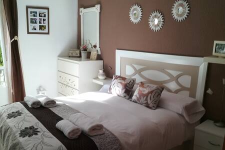 hab doble tv wifi bien comunicada centro y playas