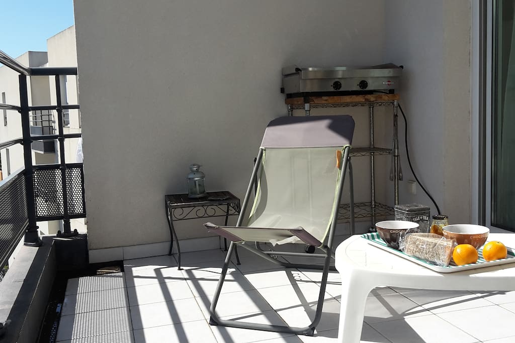 Chaise longue au soleil, plancha pour vos soirées grillades