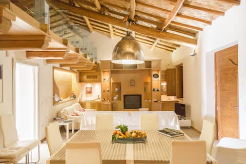 Villa with Mediterranean park: Starlink Wi-Fi