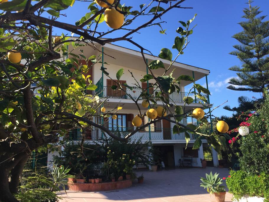 palazzina e giardino