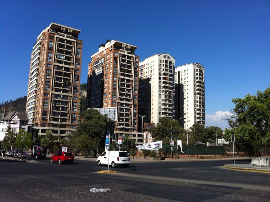 Condominio frente al rio Mapocho