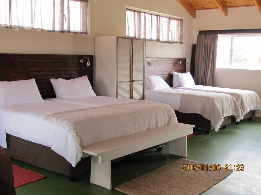 4 Good quality beds