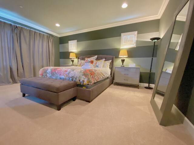 Luxury Executive 4B/2.5B Home–Walk to Santana Row gallery image 3