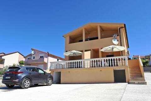 Cili apartment 1 bedroom apartment with sea view