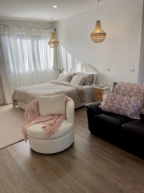 ☀️ SUNNYSIDE STUDIO ☀️Studio apartment Bairnsdale