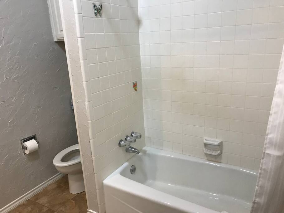 Private bathroom, tub/shower