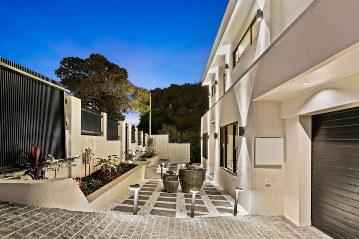 New Stylish house, beautiful and warm home. gallery image 2