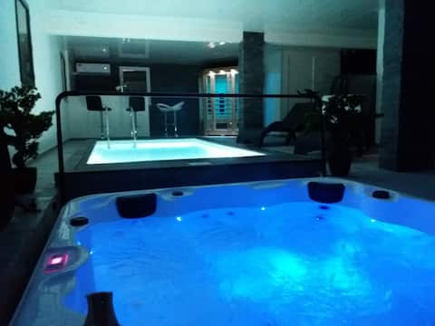 chalet l 'Occitania ,spa, pool, indoor sauna