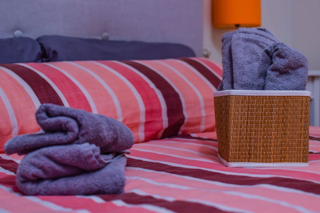 Cama de 150 cm, dormitorio principal